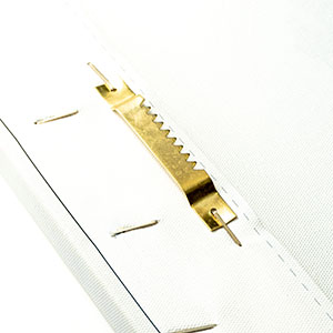 Gancio zigrinato in ottone